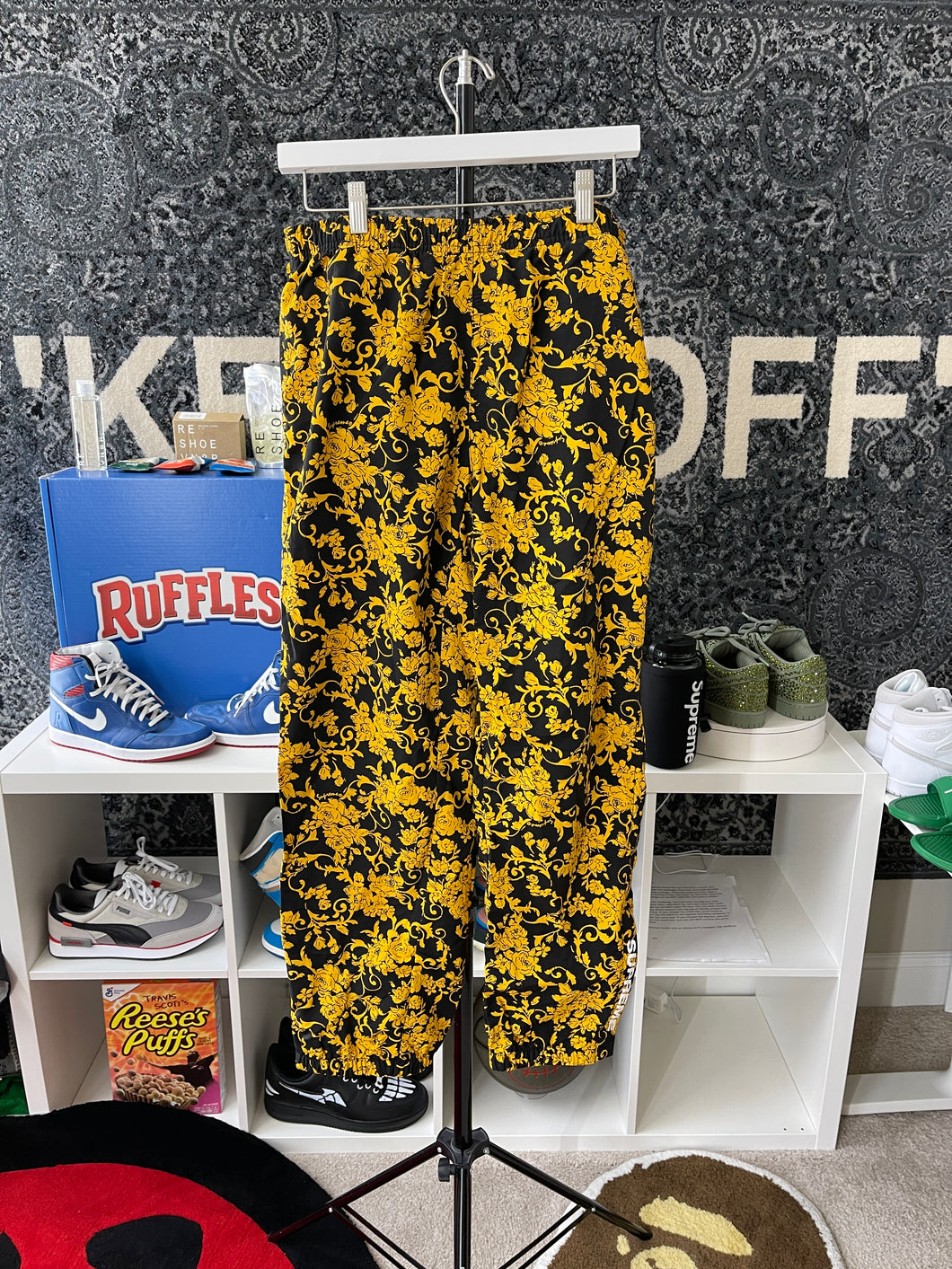 supreme warm up pant black floral