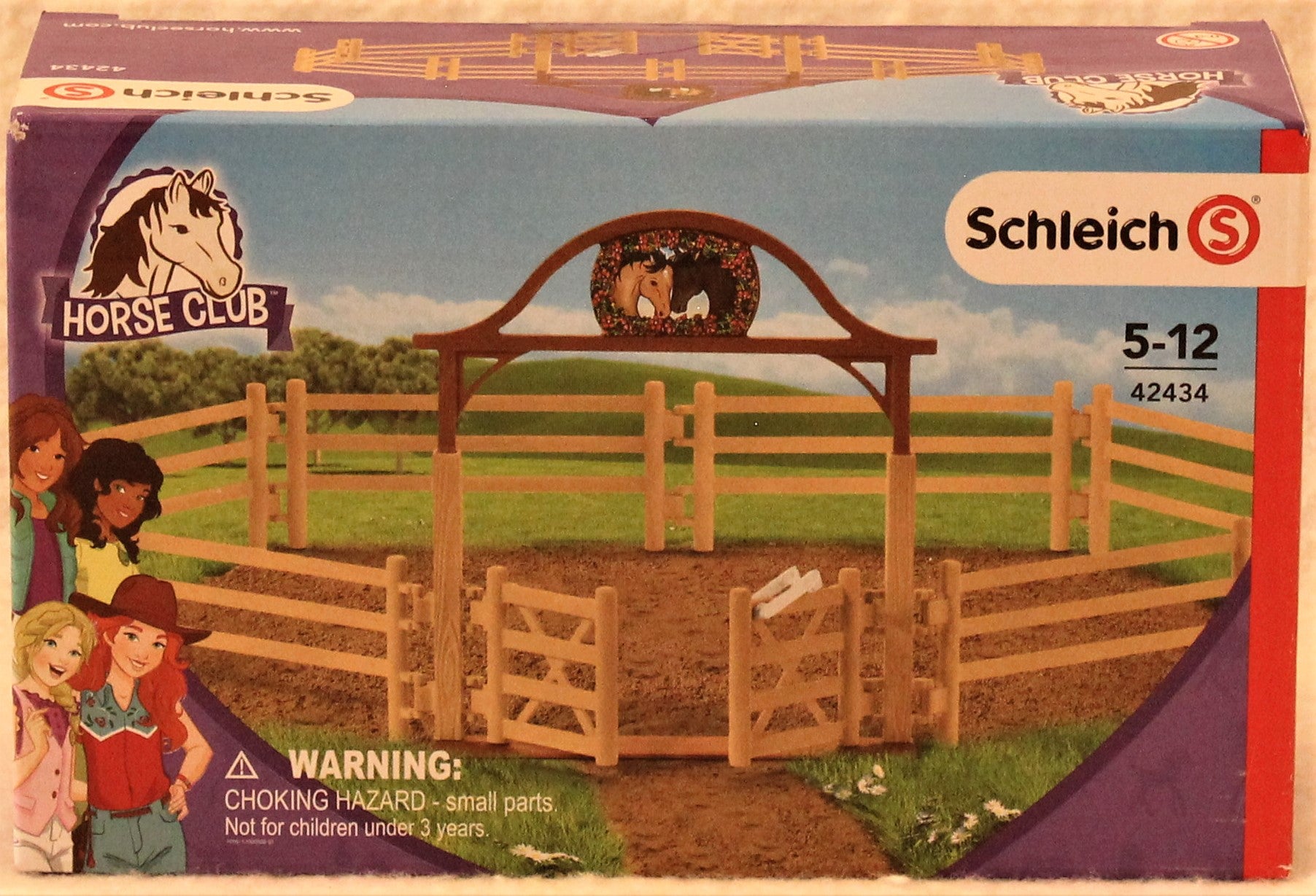 schleich paddock with entry gate