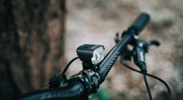 The $70 Magicshine MJ 900S Bike Light Offers the Right Features, Delivers  Quirky Performance [Review] - Singletracks Mountain Bike News