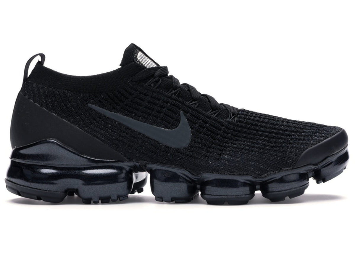 triple black vapormax 3.0