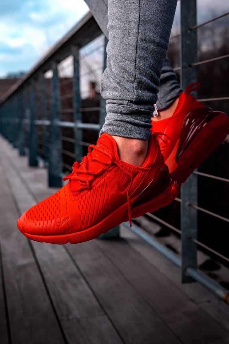 nike triple red 270