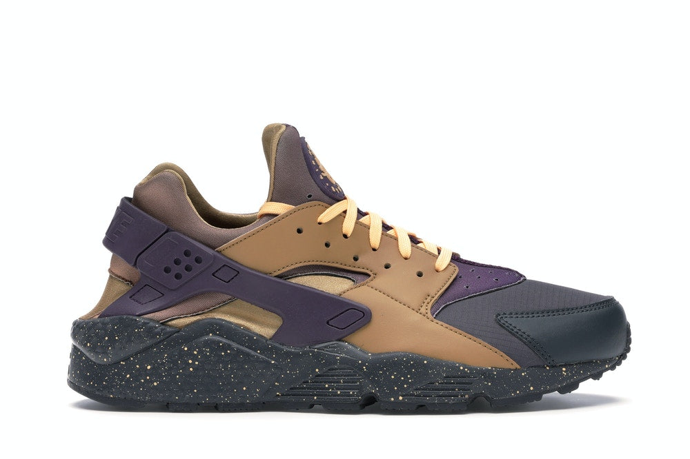 nike air huaraches gold