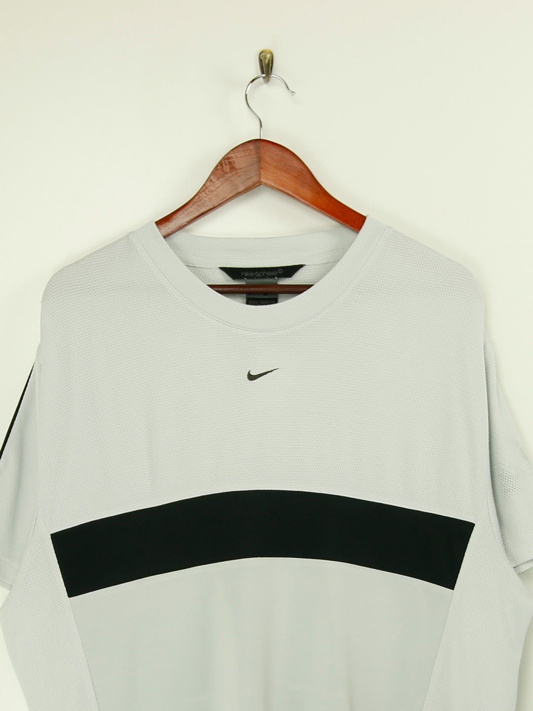 How to tell if Nike is vintage: Labels, Logos and Tips – OneOff