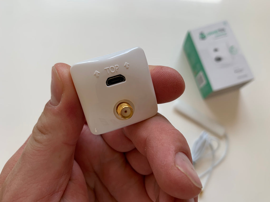 Der Ausleseadapter wird ganz einfach Plug & Play auf den Zähler gesetzt