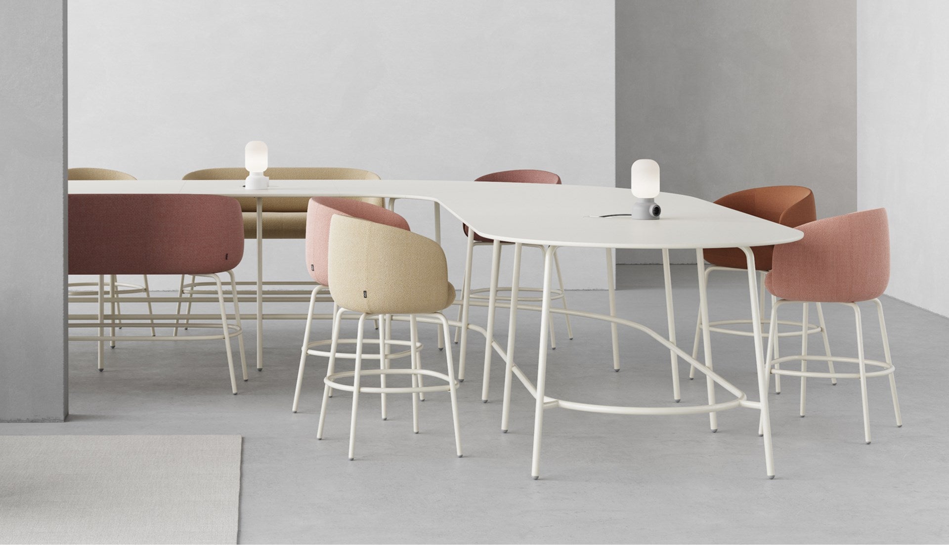 +Halle Nest Low Modular Table System