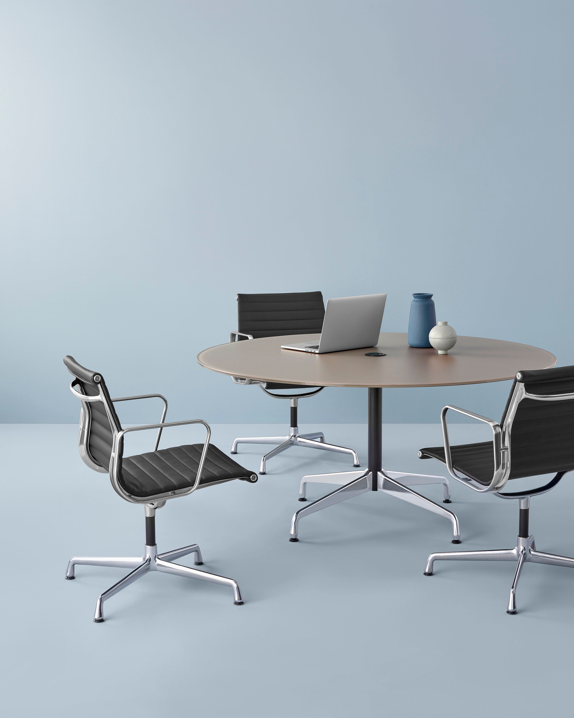 Herman Miller Eames Aluminium Group Low Back