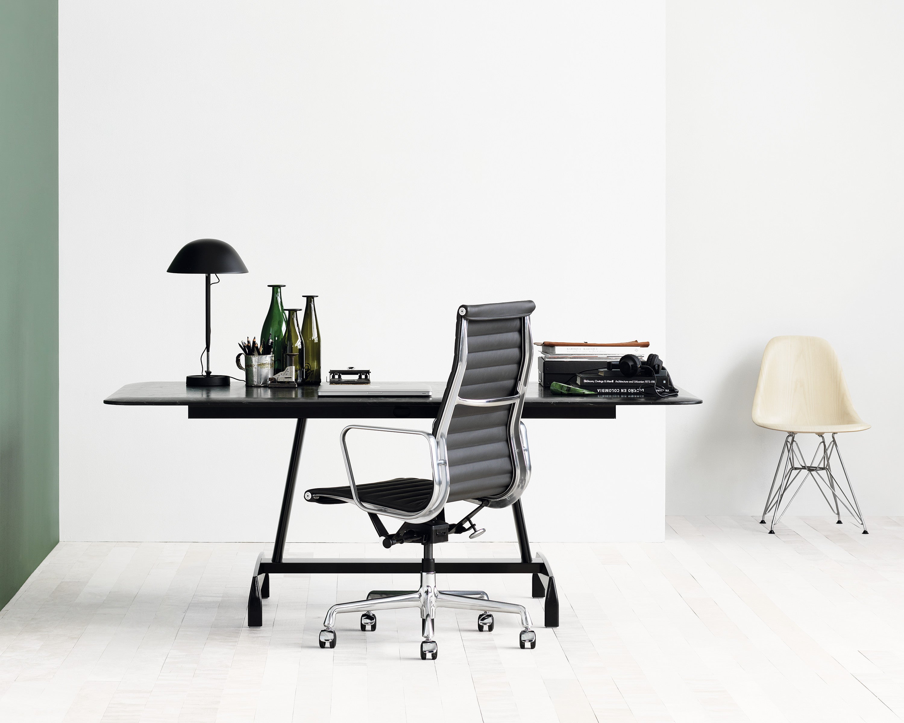 Herman Miller Eames Aluminium Group High Back