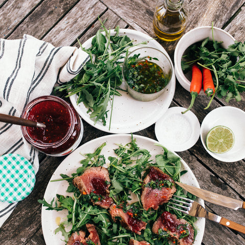 Récolte - Dégustez votre tagliatta de bœuf, sauce crue aux herbes & confiture de framboise