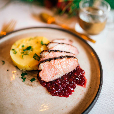 Magret de canard au four, compote d’airelles Materne et purée de pommes de terre 