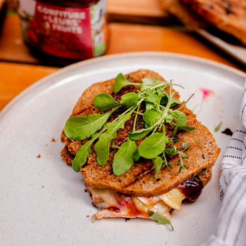 Croque au brie, betterave et confiture 3 fruits de leurs fruits