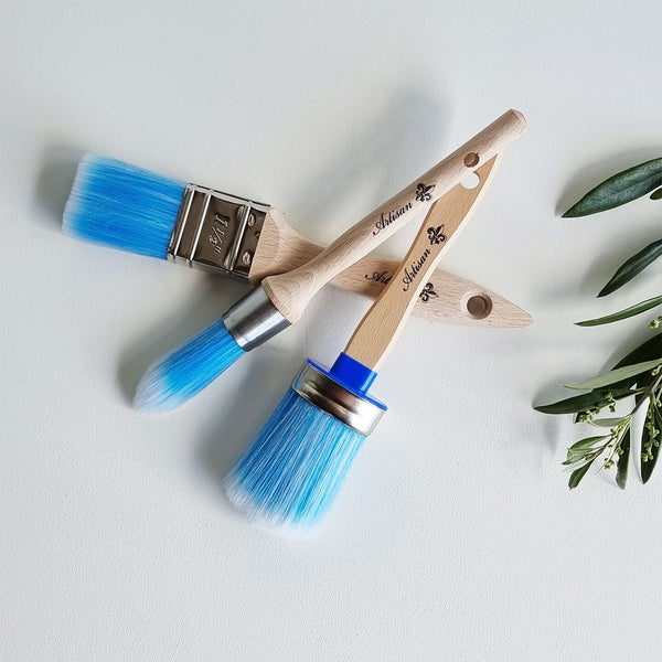 artisan-paint-blue-italian-brush