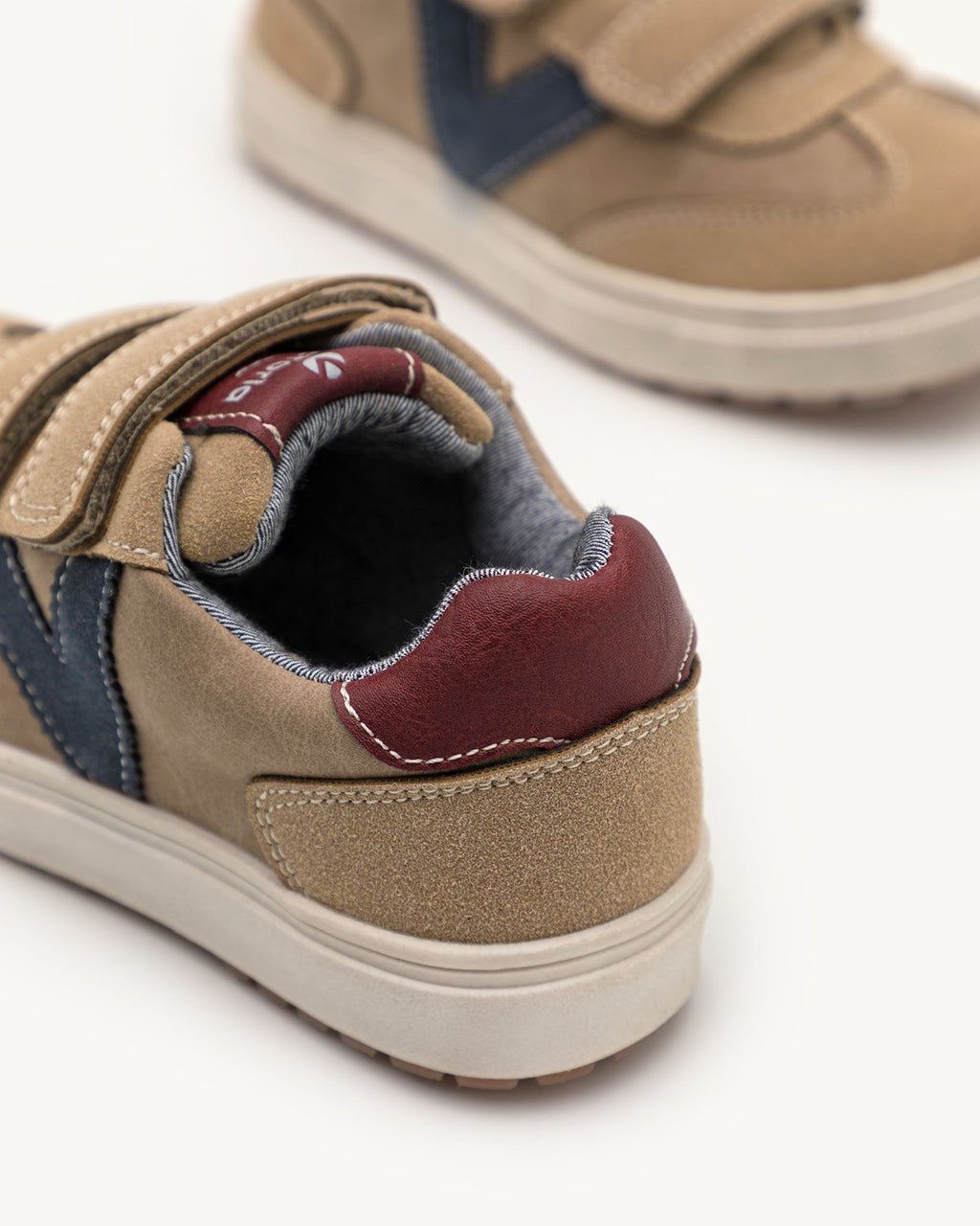 Rationalisatie Gewend aan Alice VELCRO SNEAKER by Victoria Shoes - Sustainable fashion for children - Beige  | ECIZO