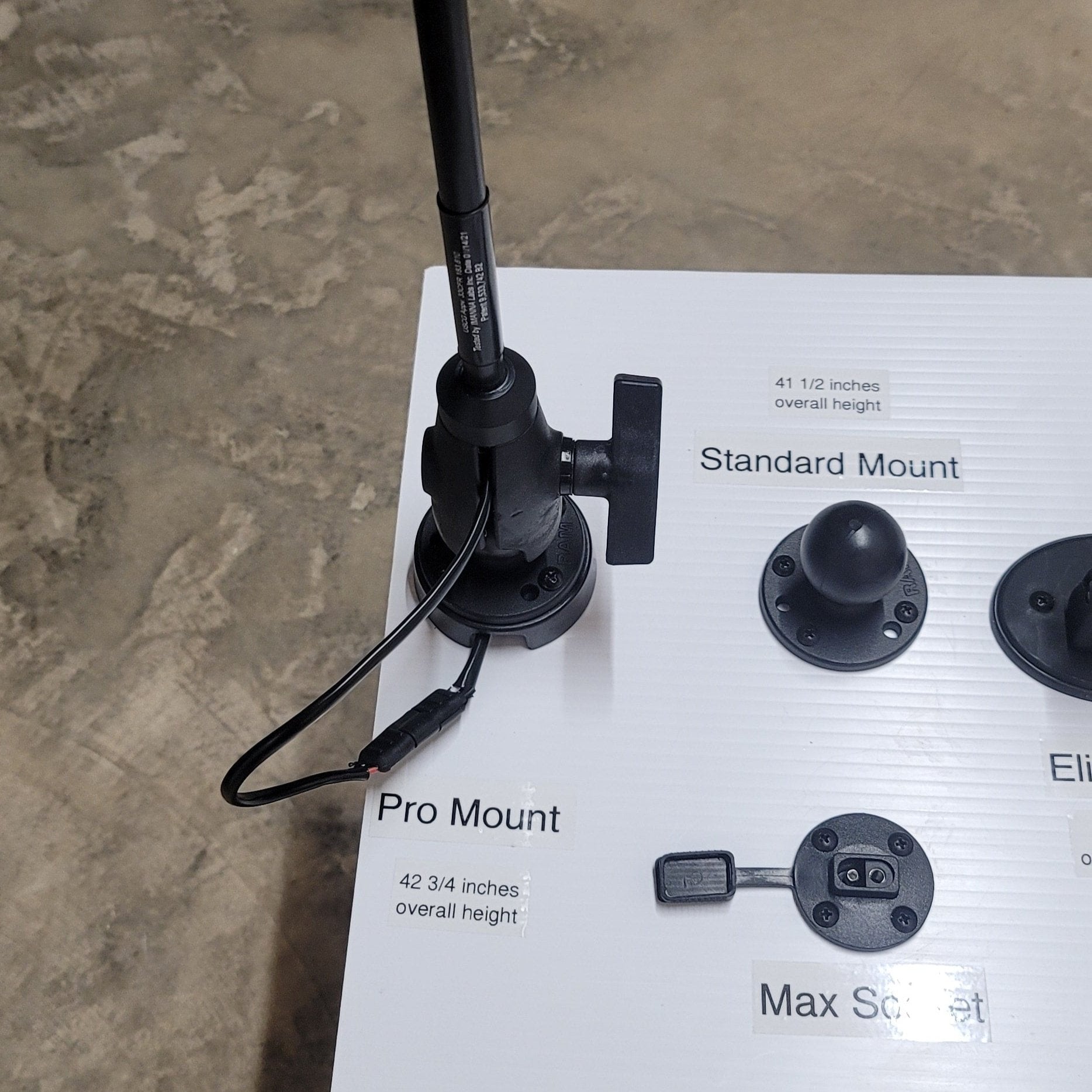 Extreme Navigation Light Model 004-WW-13 -PM with Pro Mount Base - Image 3