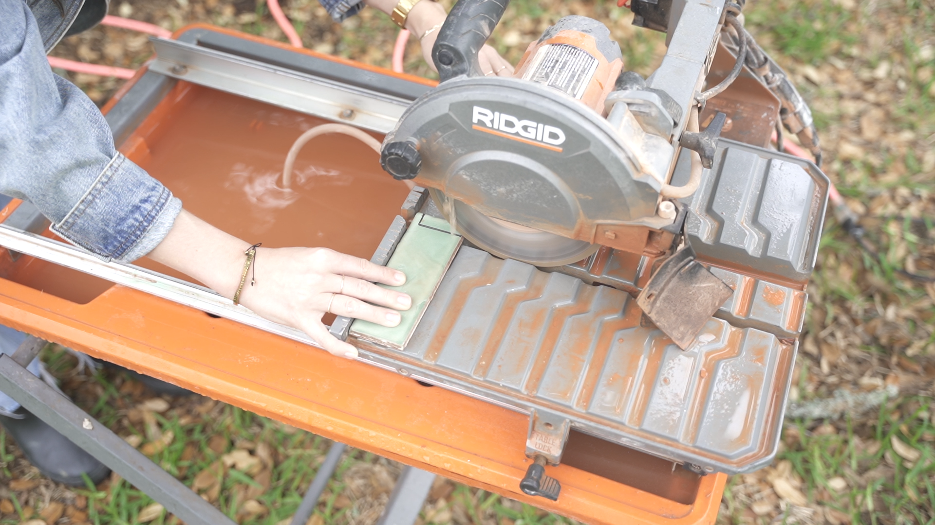 How to cut tiles using a wet saw
