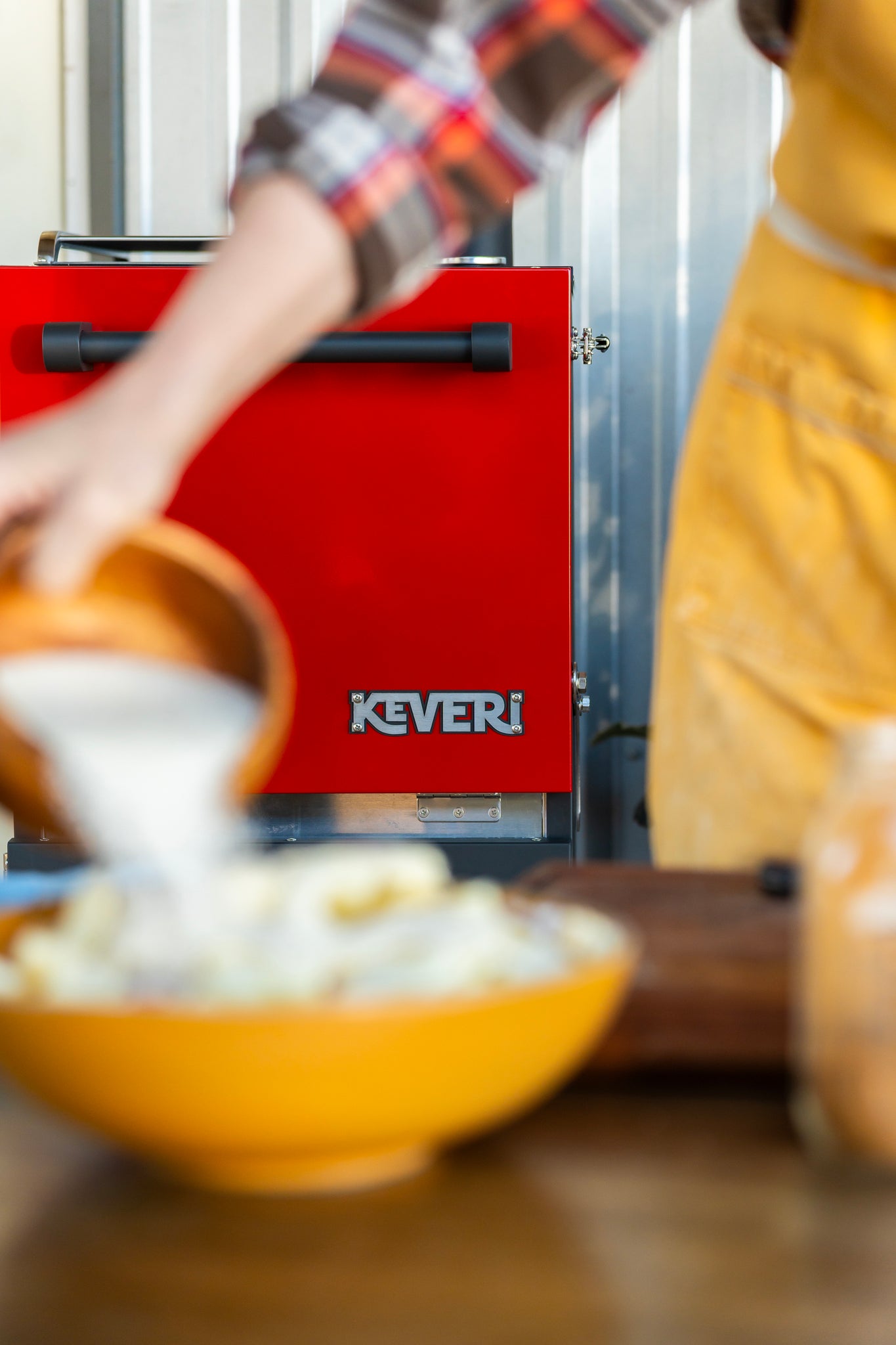 Keveri H1 oven red