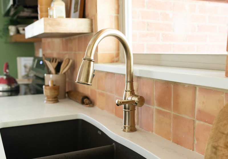 Modern kitchen backsplash design with Terracotta tiles