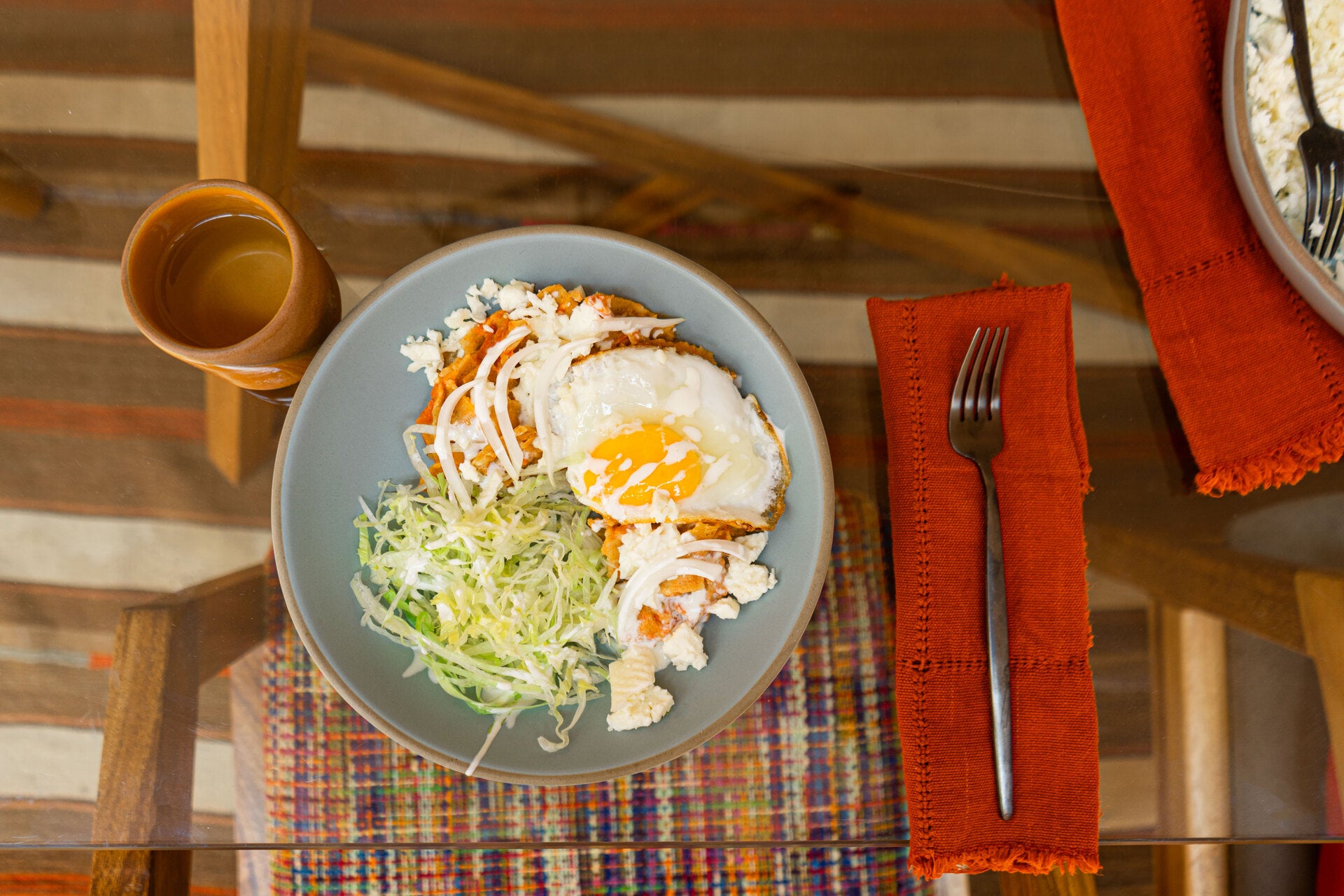 Chilaquiles in clay tableware