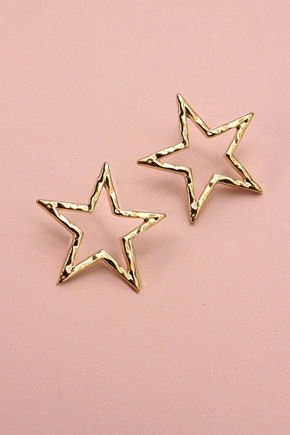 HAMMERED STAR CUTOUT STUD EARRINGS