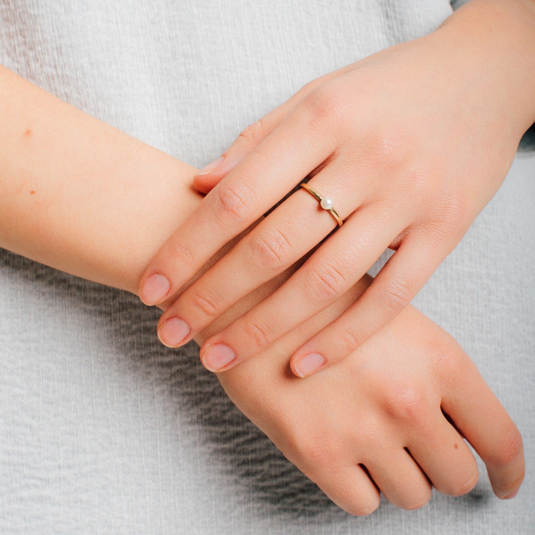 Simple Pearl Ring