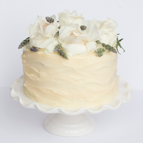 Cake with textured white icing