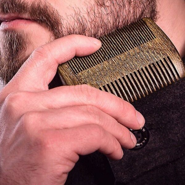 Brosse et peigne à barbe