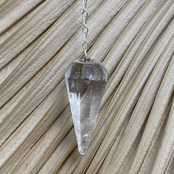 Pendule en cristal de quartz naturel