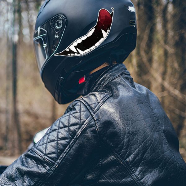Utiliser des stickers sur son casque moto - Casque Moto
