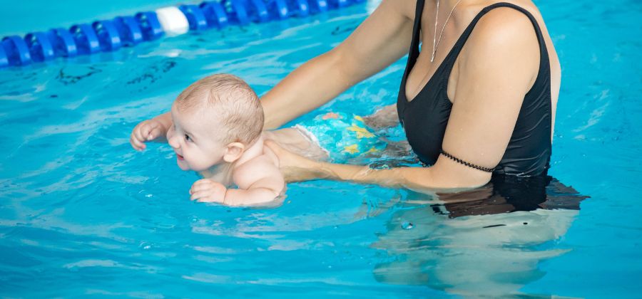 Tout Savoir Sur Le Gilet De Piscine Pour Un Bebe De 10 Kg Fit Super Humain