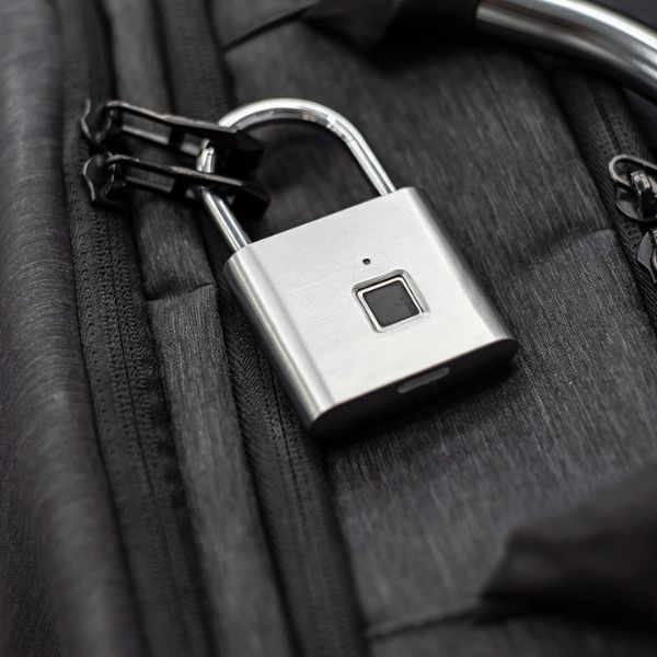 Cadenas intelligent empreinte digitale : Reconnaissance Rapide et  Sécurisée, Empreinte pied – BGadgets France