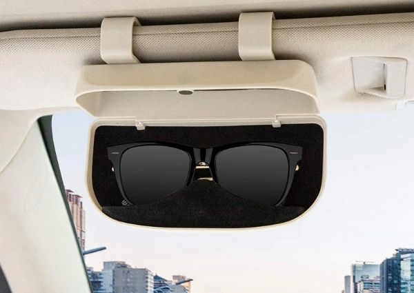 AAED Porte Lunettes pour Voiture,Universelle Porte Lunette Voiture,Accessoire  Voiture Interieur,Support Lunettes pour Voiture,Cintre De Lunettes en  Cuir,Clip De Support De Lunettes De Soleil（Beige） : : Auto et Moto