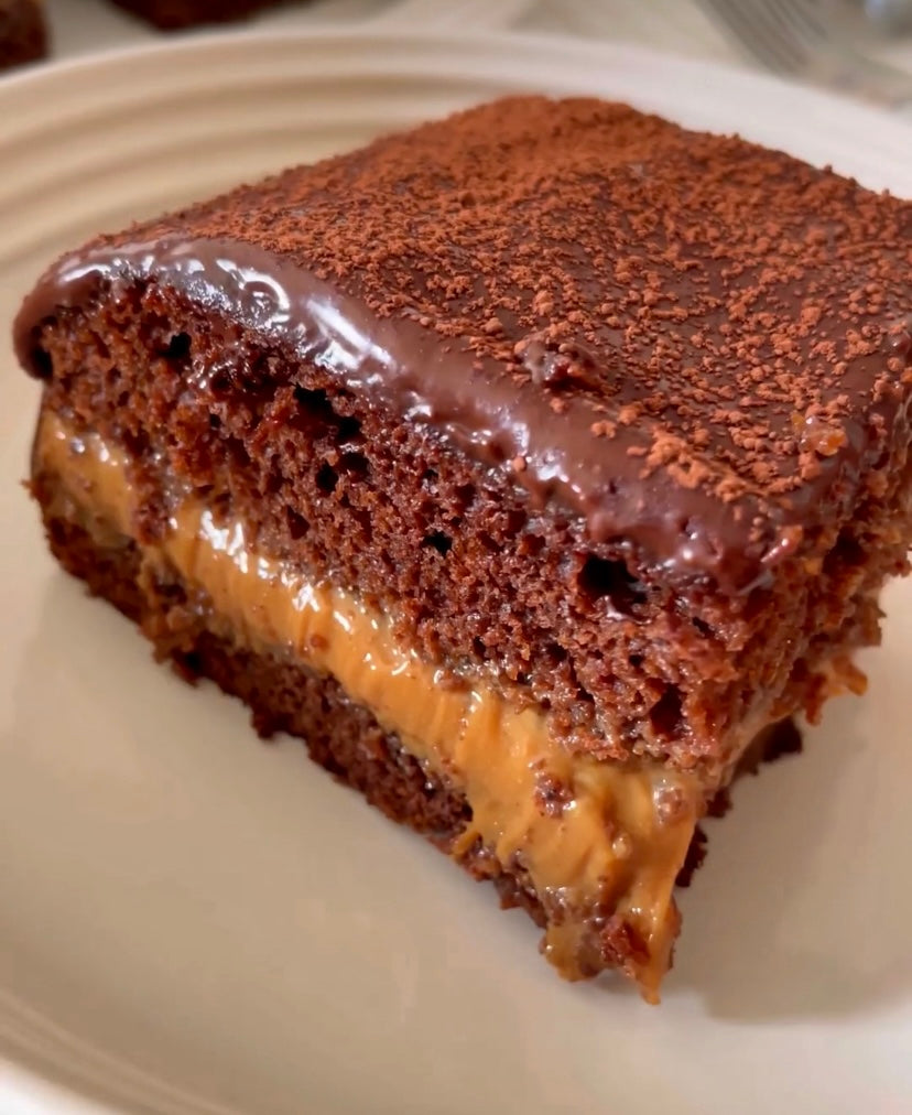 Pastel de chocolate y miel relleno con dulce de leche – Baking Alchemy