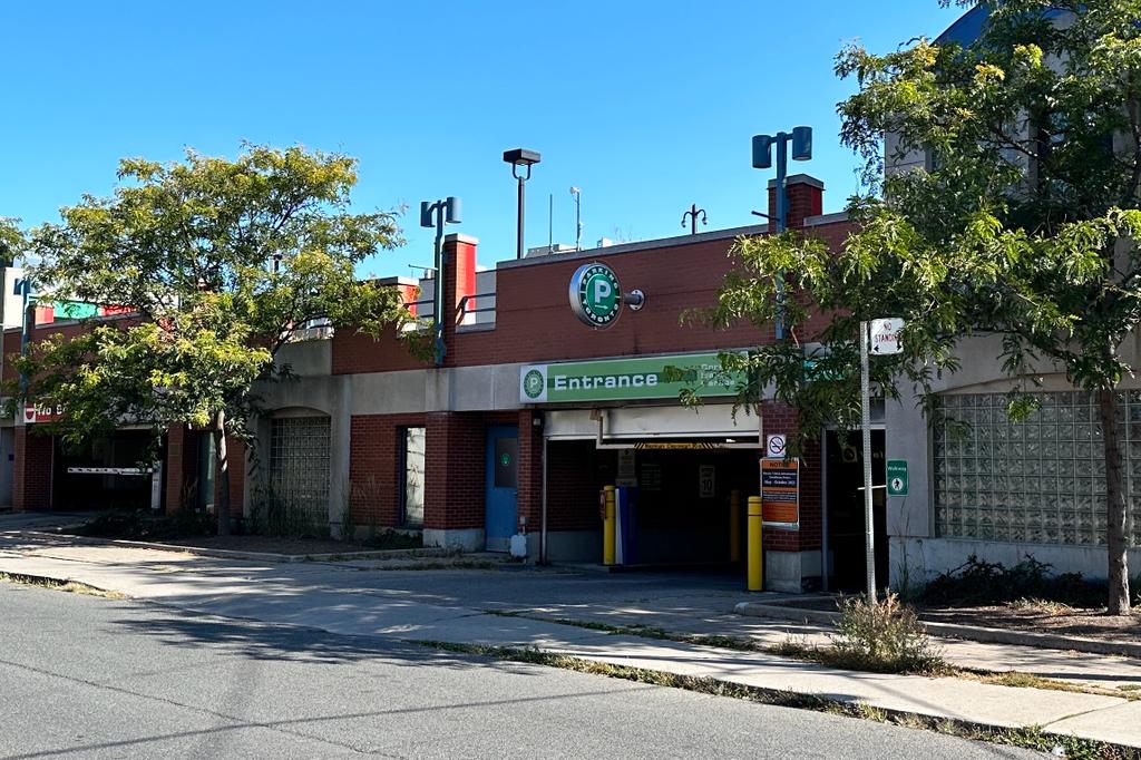 Parking garage on Via Italia