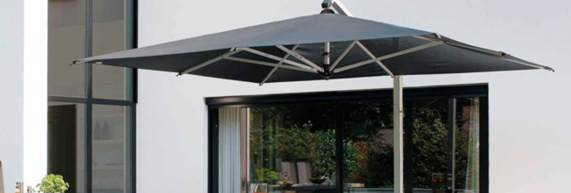 FIM specializes in crafting large umbrellas, backed by over 75 years of expertise. They blend tradition with technology to create durable, high-quality umbrellas that embody modern contemporary style. Their mission is to provide shade and comfort, making each umbrella a modern classic.