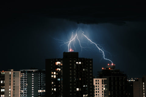 lightning-dark-sky-buildings-city-night