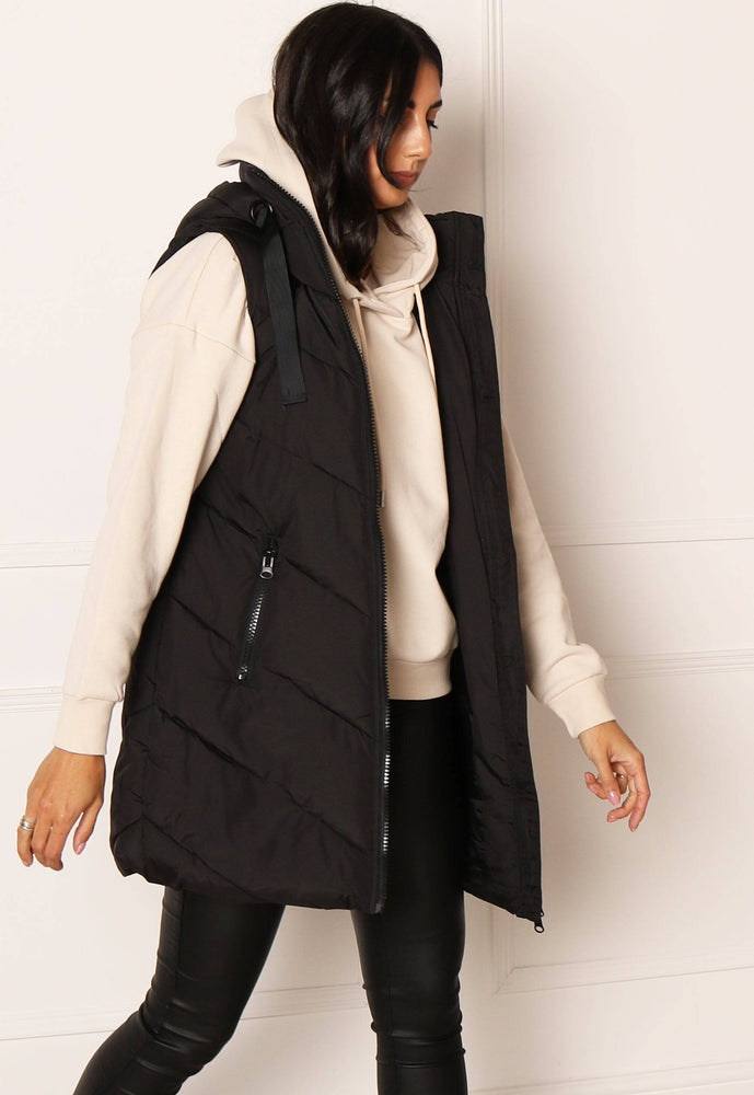 JDY Skylar Chevron Quilted Puffer Gilet with Hood in Black - concretebartops