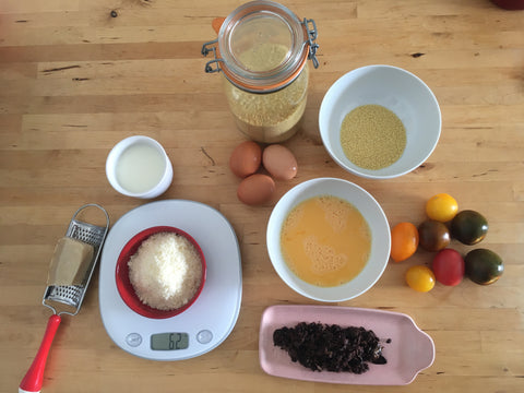 ingrédients clafoutis aux tomates anciennes, olives noires, parmesan et thym