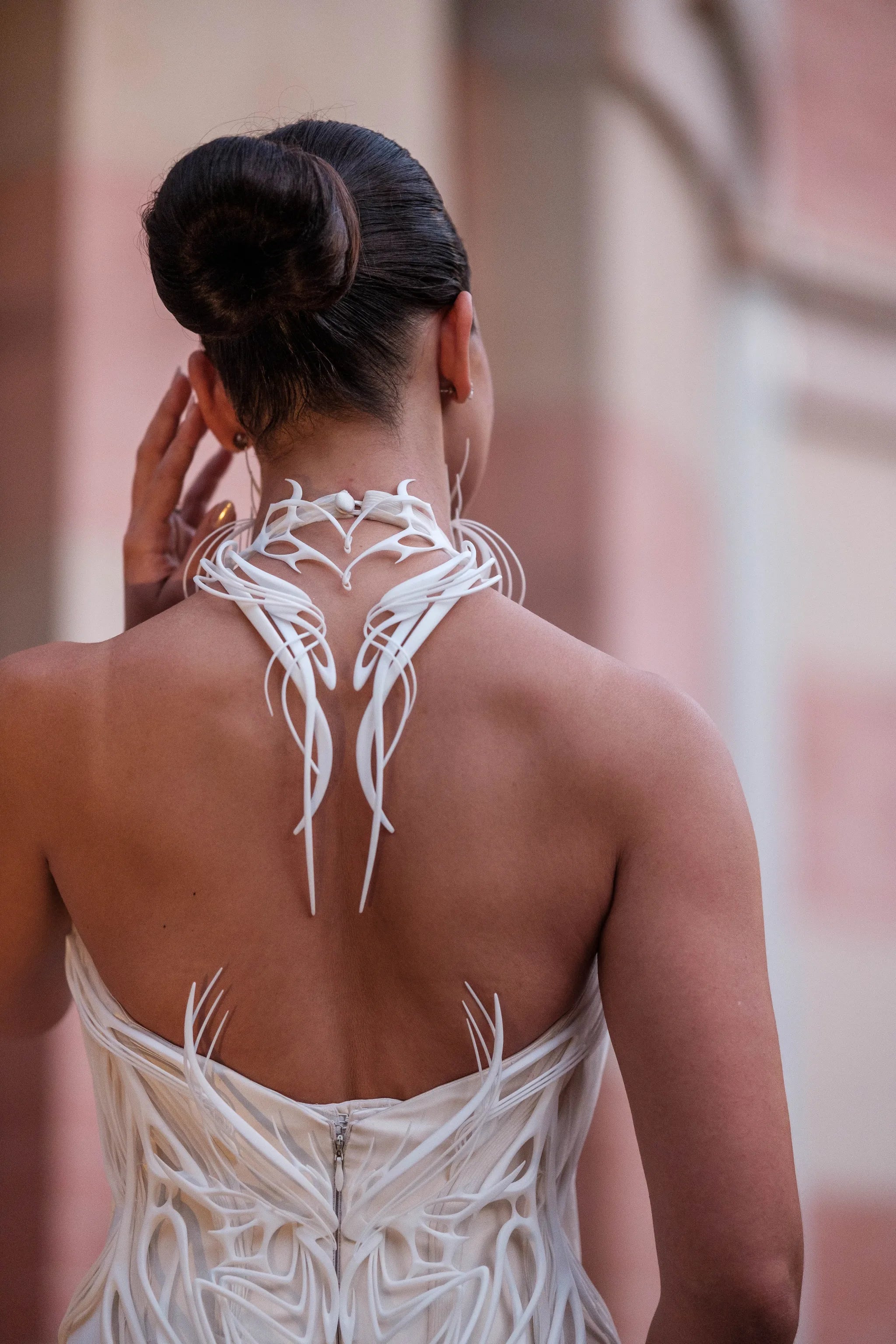 The 3D-printed elements extend beyond the bodice of the gown. COURTESY OF EUKAWEDDINGS