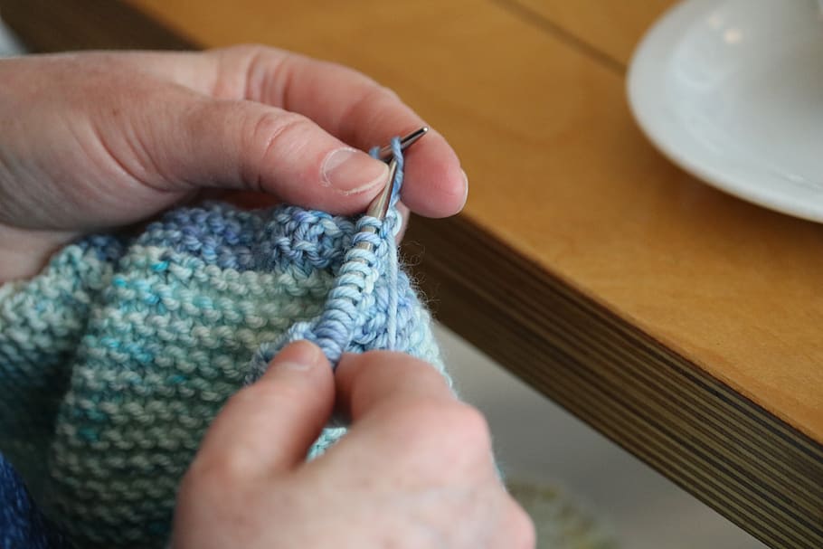 Comment faire une bordure tricot qui ne roule pas ? Bloquer un