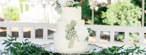 facet wedding cake bakery in Phoenix.