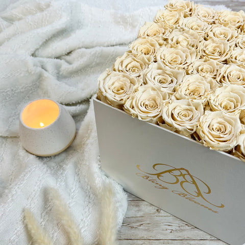 White Square Bloom Box - Champagne Infinity Roses