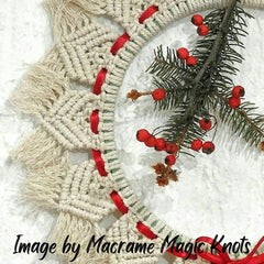 Tassel & Plume Christmas Blog Macramé Christmas wreath tutorial Macrame Magic Knots