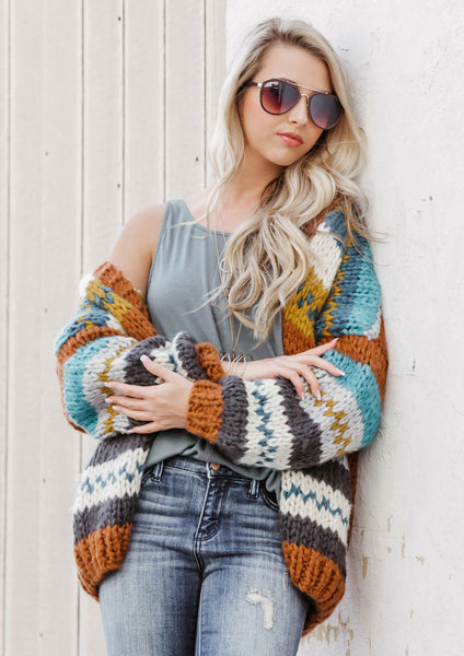 SILOE BOUTIQUE FEATURES HOW TO STYLE AN AUTUMN KNIT CARDIGAN IS FOR A FALL OUTFIT