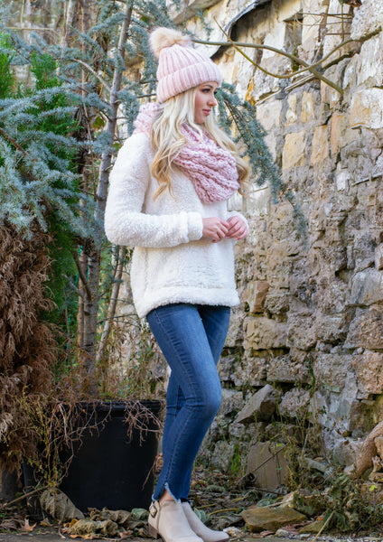 how to style a white fleece pullover