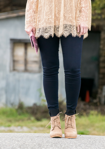 How To Style a Lace Top & Pink Velvet Clutch For Fall