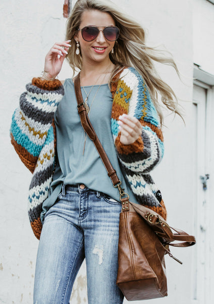 SILOE BOUTIQUE FEATURES HOW TO STYLE AN AUTUMN KNIT CARDIGAN IS FOR A FALL OUTFIT