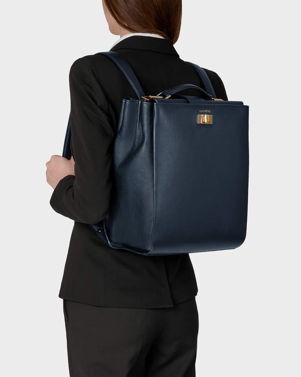 LARGE BACKPACK IN SMOOTH CALFSKIN - BLACK