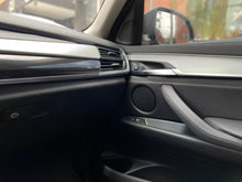 Cargar imagen en el visor de la galería, BMW X6 xDrive50I Modelo 2019
