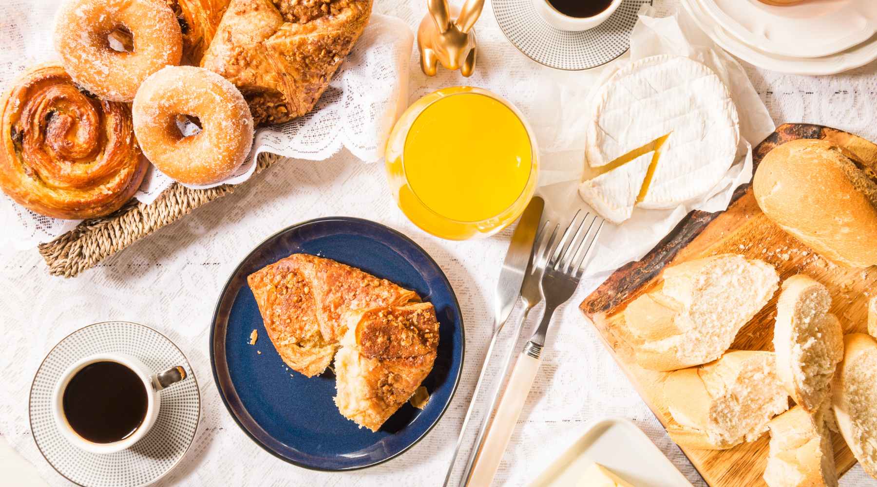 coffee with bread cheese