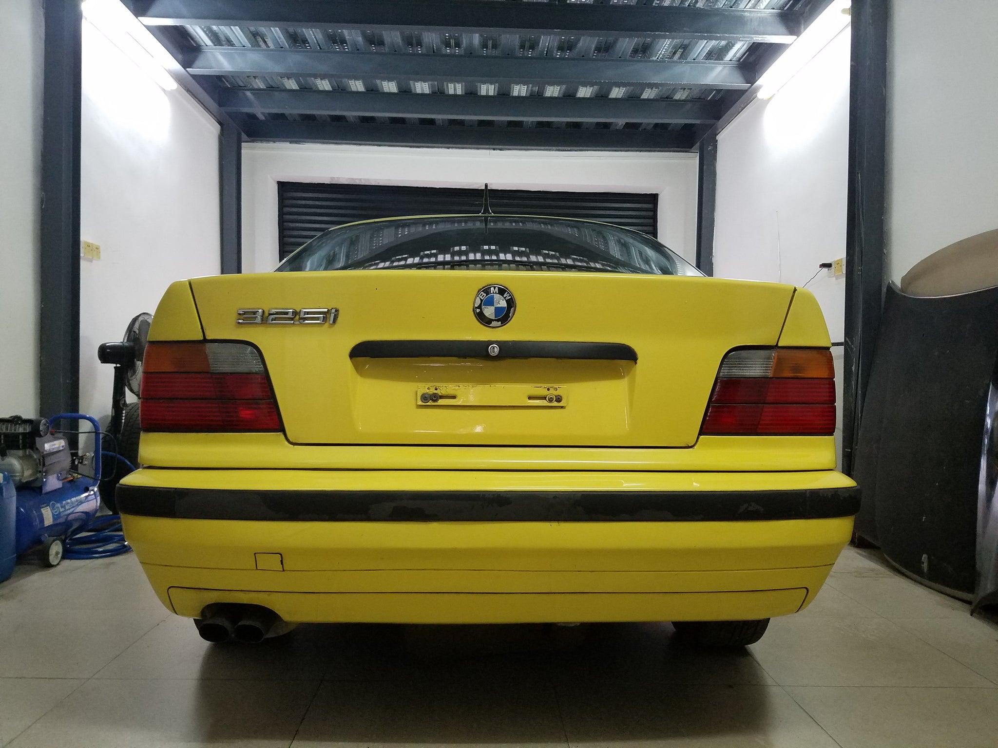 1992 BMW 325i Photo Gallery