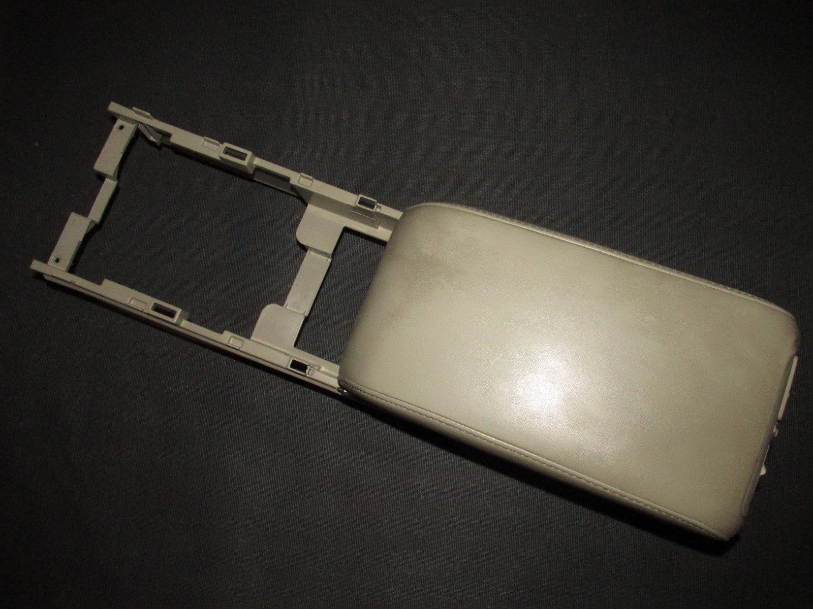 03 04 Infiniti G35 OEM Center Console